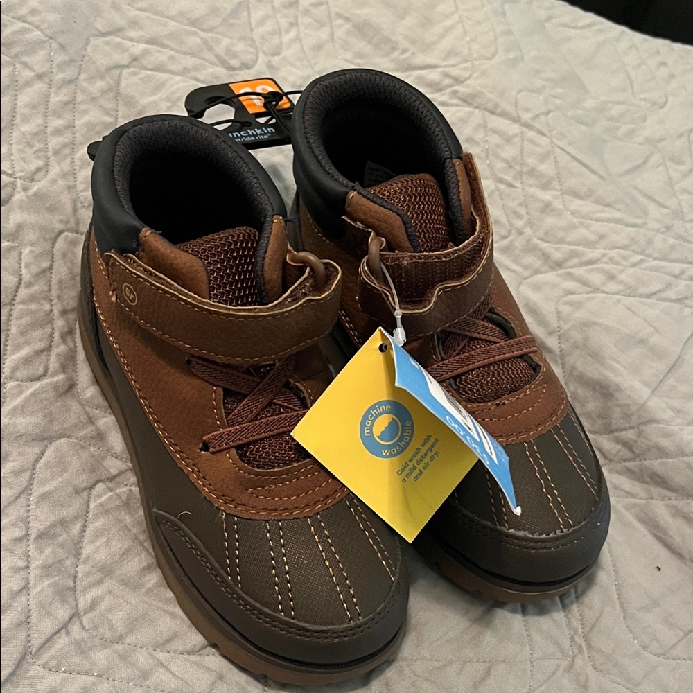 10c Brown Boots new with tags